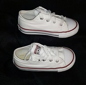 ⭐Converse Sneakers